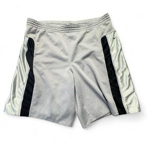 Nike grey basketball shorts Size XL